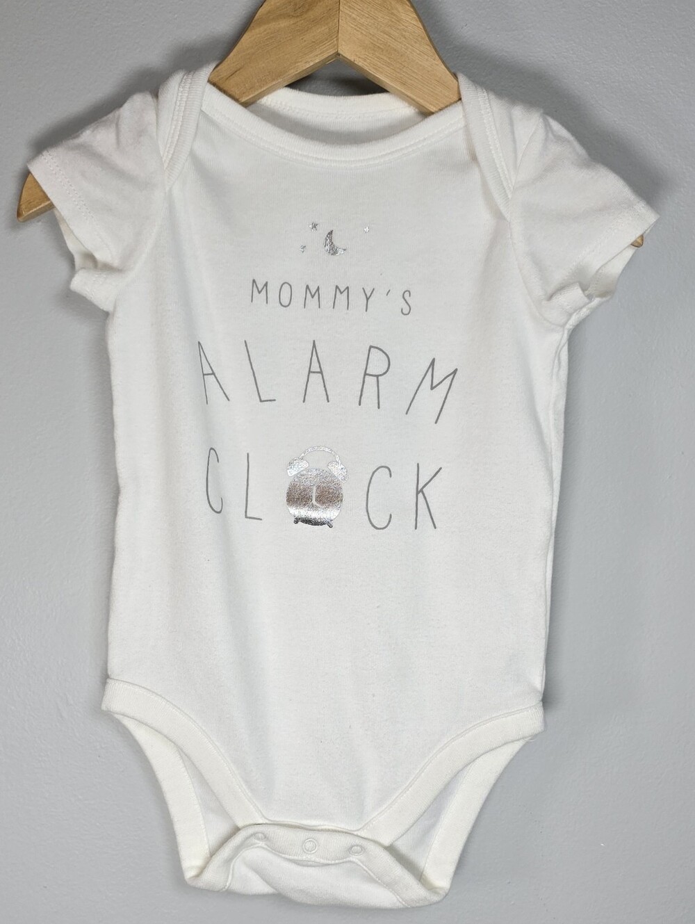 GAP White Baby Bodysuit with Silver Accent 'Mommy's Alarm Clock' 6-12M